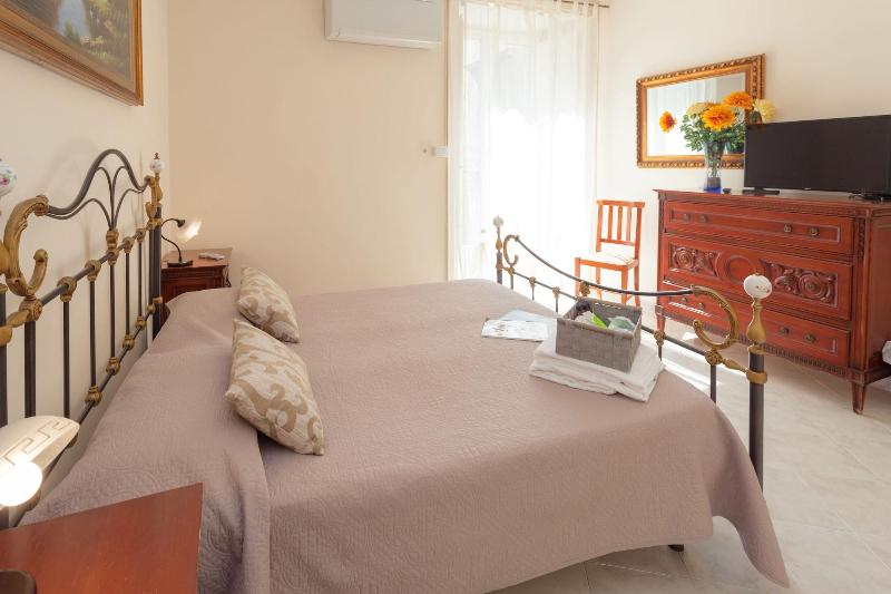 Al Piazza Marina B&B image