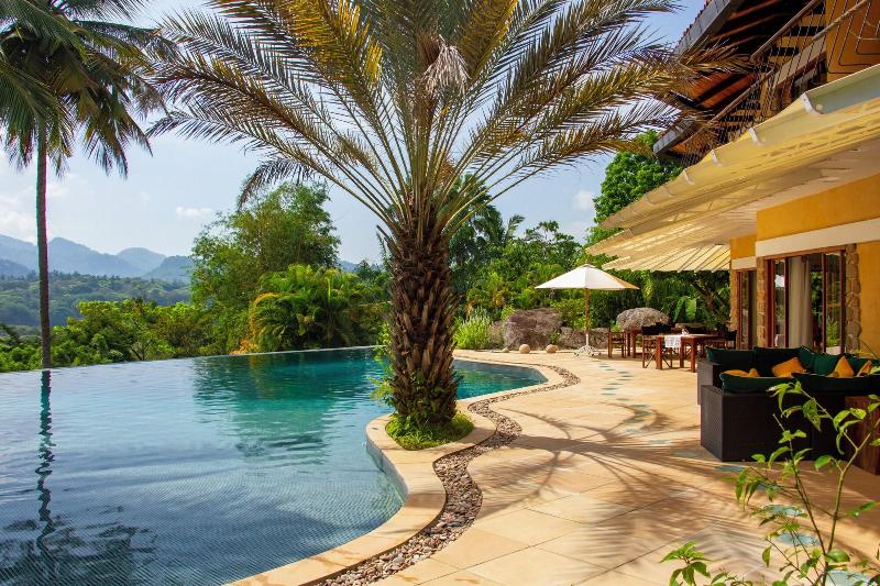Bougainvillea Retreat image
