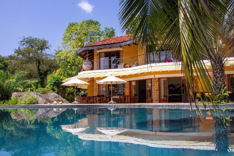 Bougainvillea Retreat image