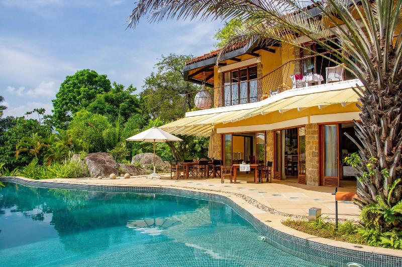 Bougainvillea Retreat image
