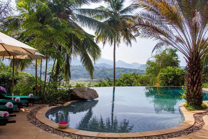 Bougainvillea Retreat image
