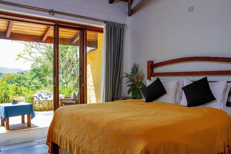 Bougainvillea Retreat image