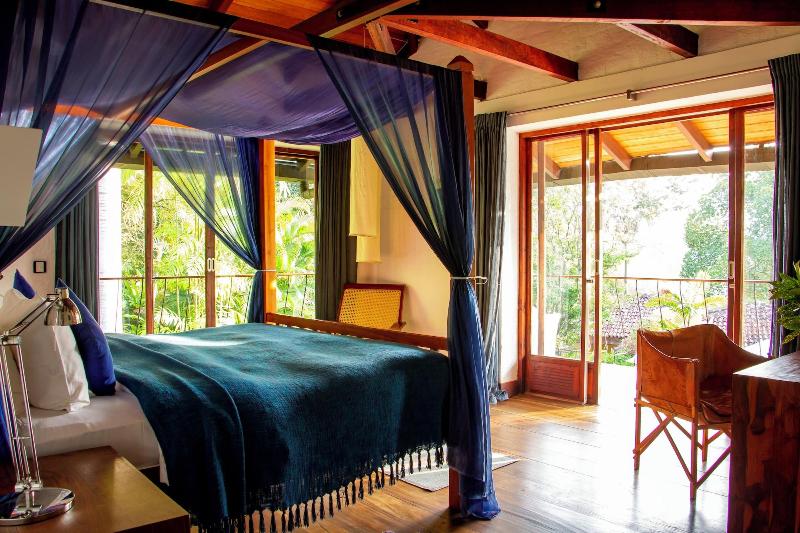Bougainvillea Retreat image