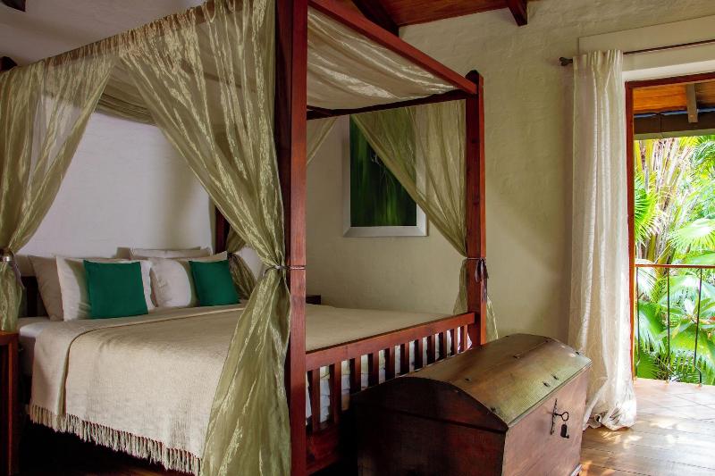 Bougainvillea Retreat image