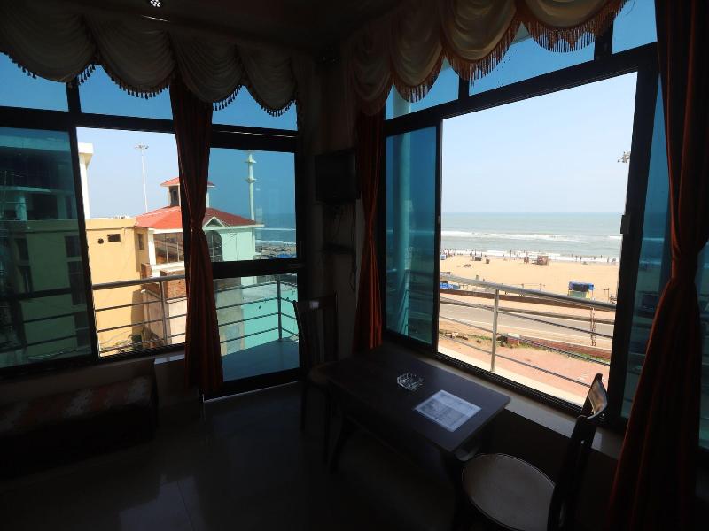 Larica Holiday Inn Puri image