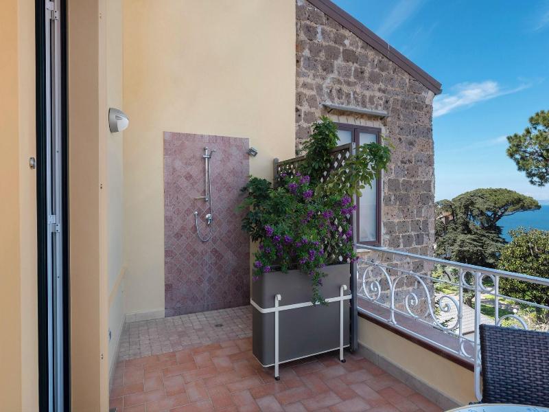 Al Centro Suites image