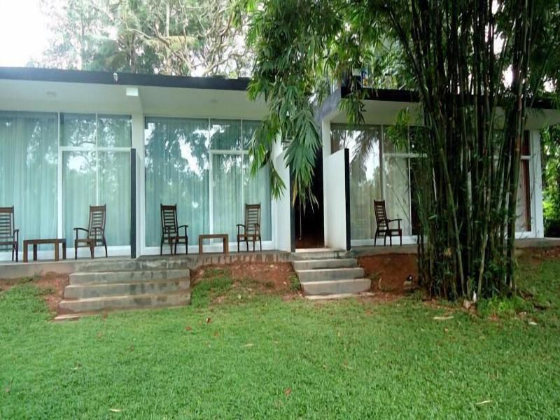 Bridge Hotel Negombo