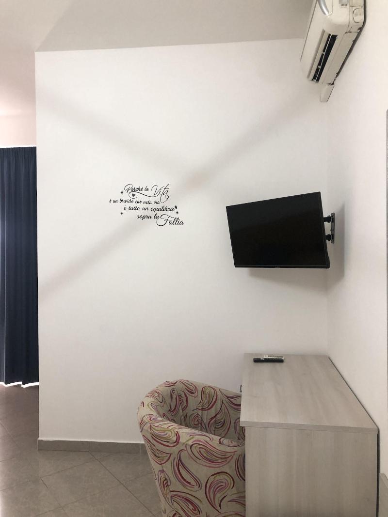 Beauty House image