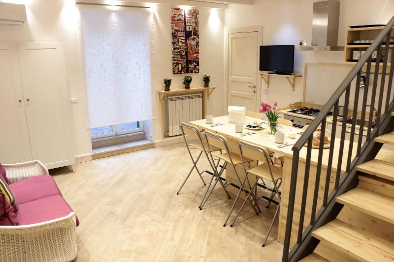 B&B Napoli La scalinata di Chiaia image