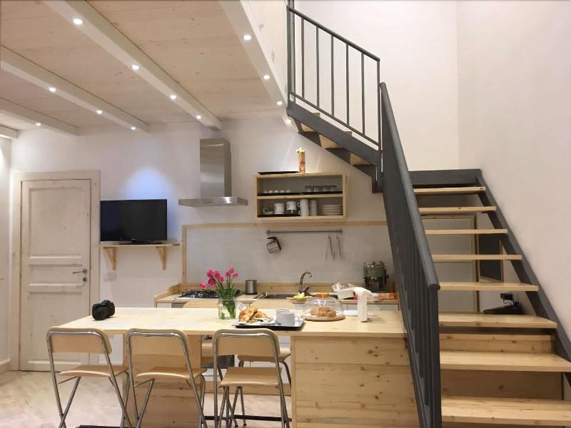 B&B Napoli La scalinata di Chiaia image