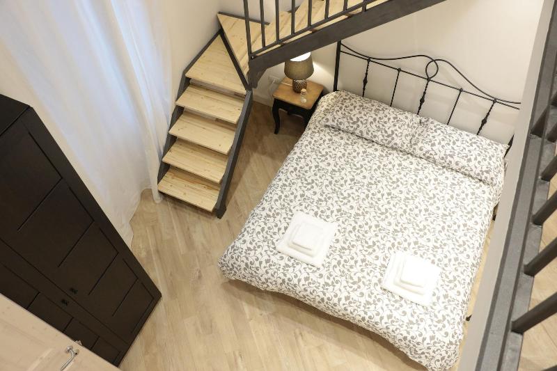 B&B Napoli La scalinata di Chiaia image