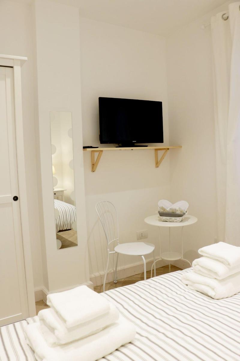B&B Napoli La scalinata di Chiaia image