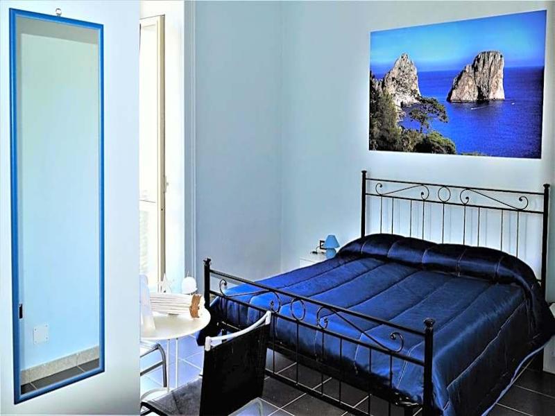 Napoli Station B&B image