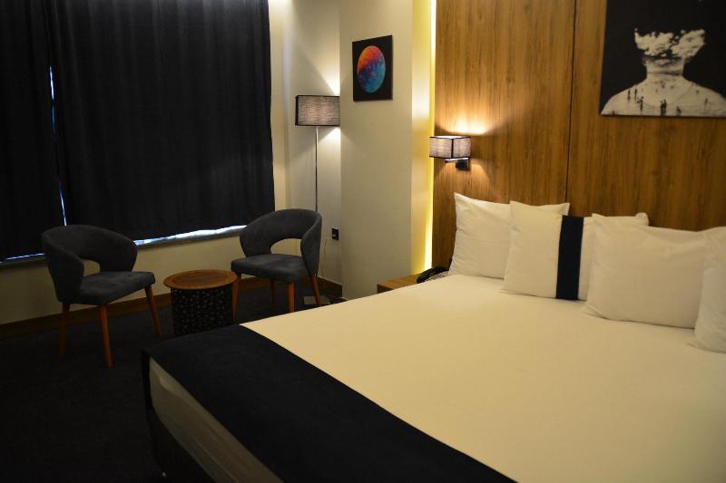 Monarch Hotel Amman image