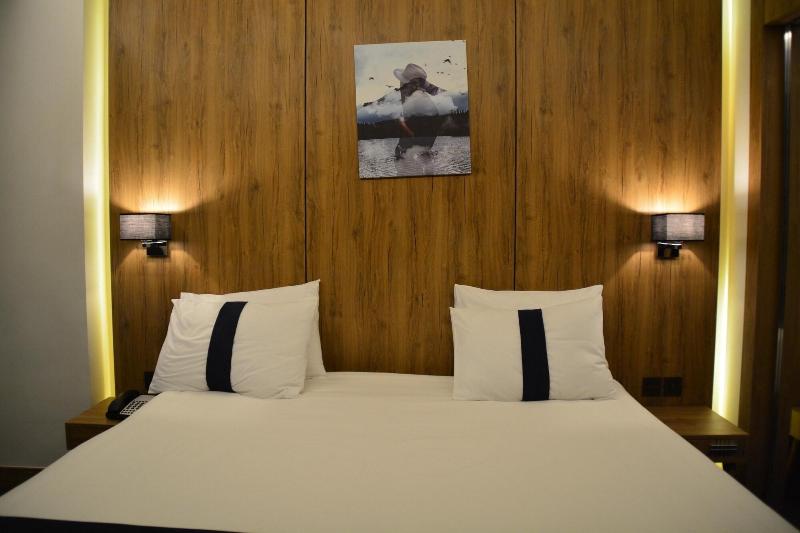 Monarch Hotel Amman image