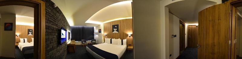 Monarch Hotel Amman image