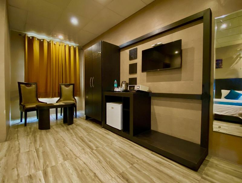 Ace Prime Hotel image
