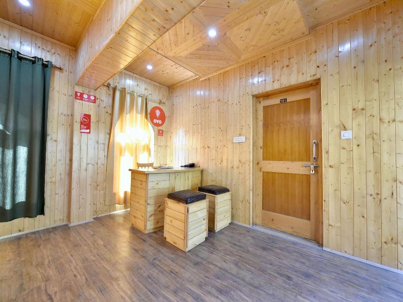 12271 Avenue Manali image