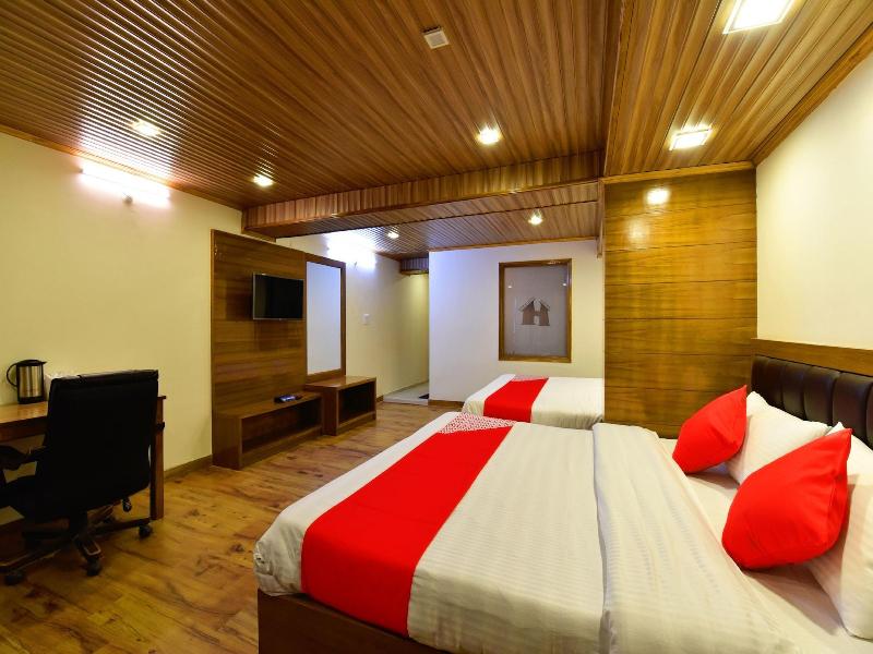 12271 Avenue Manali image