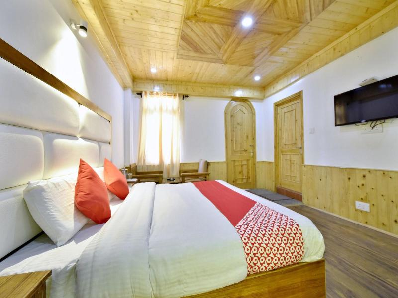 12271 Avenue Manali image