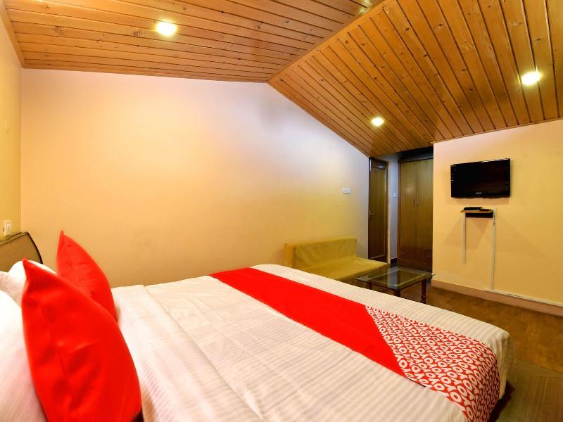 12271 Avenue Manali image