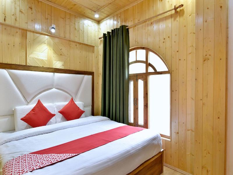 12271 Avenue Manali image
