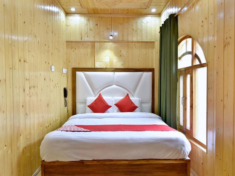 12271 Avenue Manali image