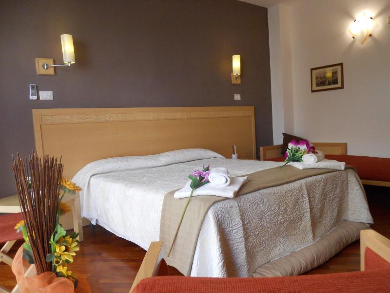 Catania Crossing B&B Rooms and Comforts image