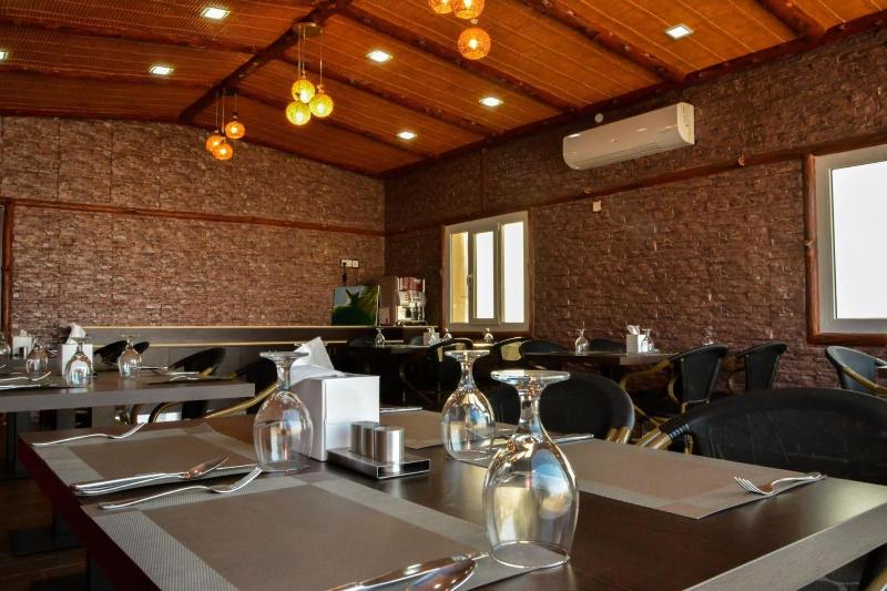Jabal Al Akhdar Grand Hotel image