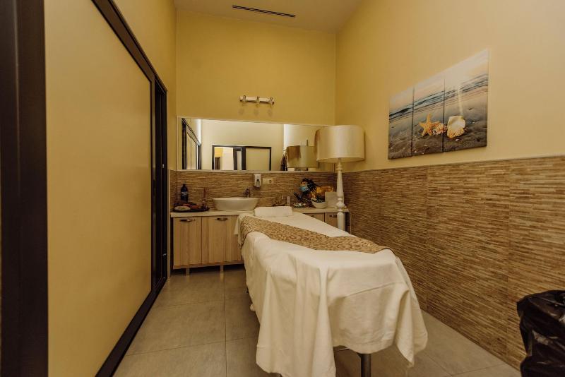 Golden Palace Batumi Hotel & Casino image