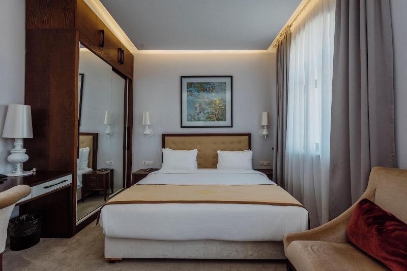 Golden Palace Batumi Hotel & Casino image