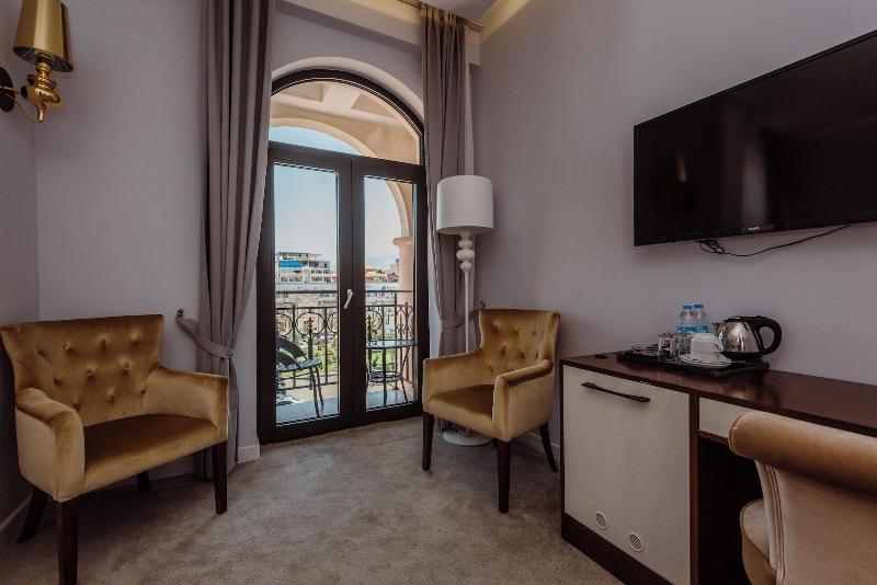 Golden Palace Batumi Hotel & Casino image