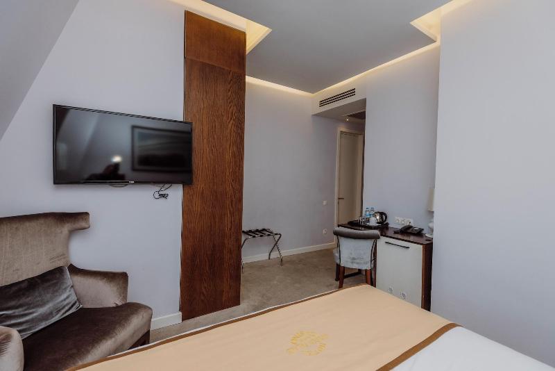 Golden Palace Batumi Hotel & Casino image