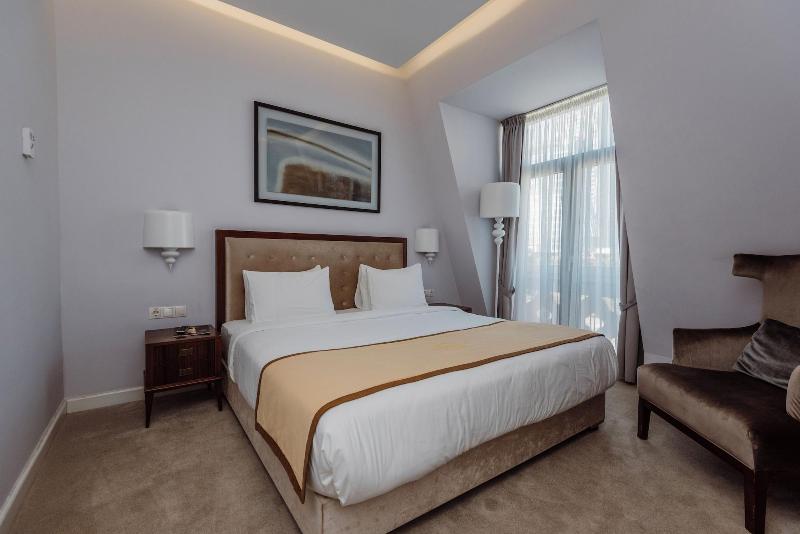 Golden Palace Batumi Hotel & Casino image