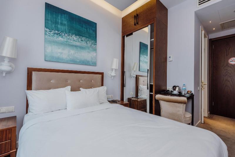 Golden Palace Batumi Hotel & Casino image
