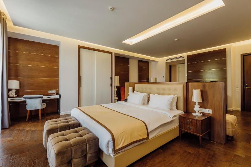 Golden Palace Batumi Hotel & Casino image