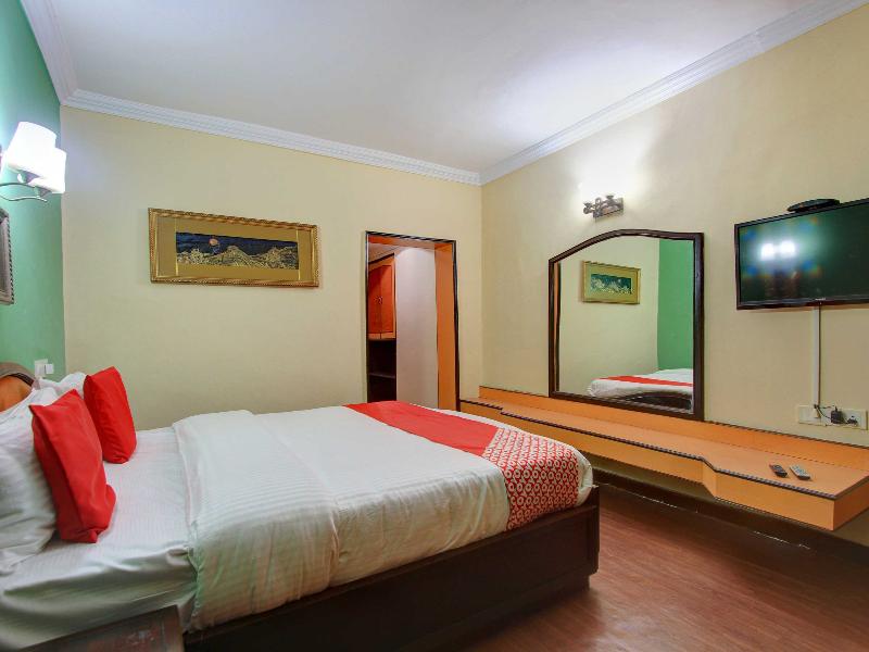 Capital O 13231 Hotel Sapphire Garden View image