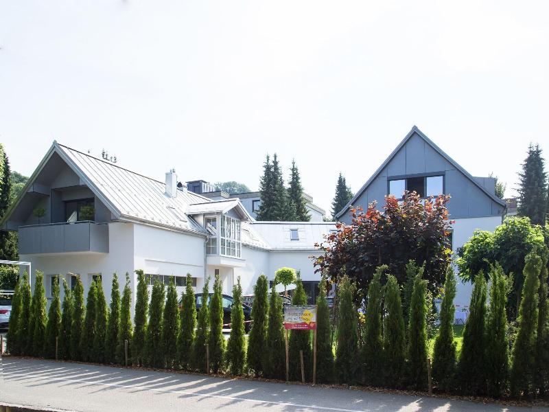 Villa Verde image