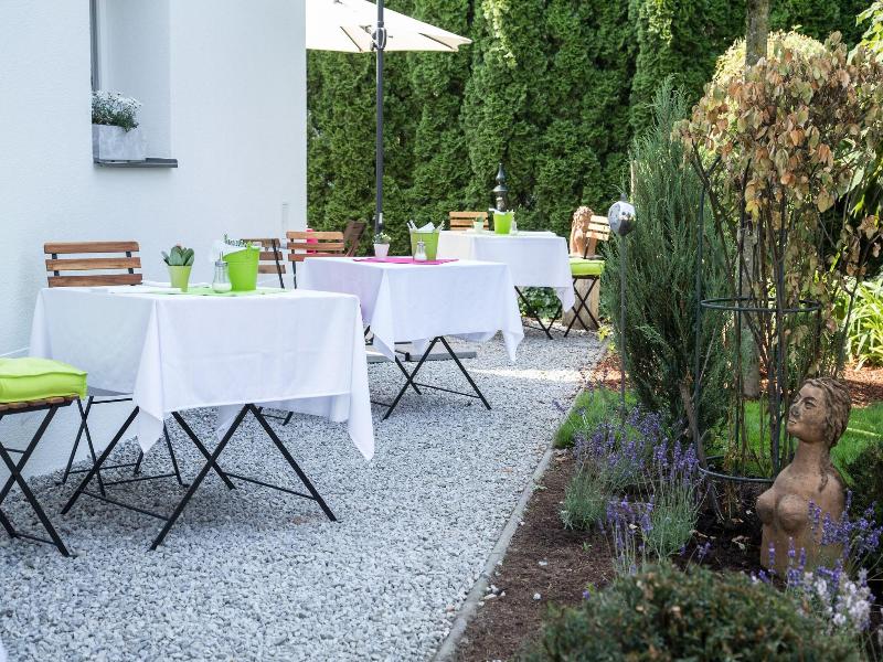 Villa Verde image
