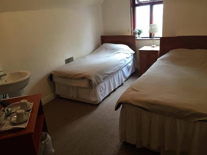 Oakfield Lodge Guest House Stockport image