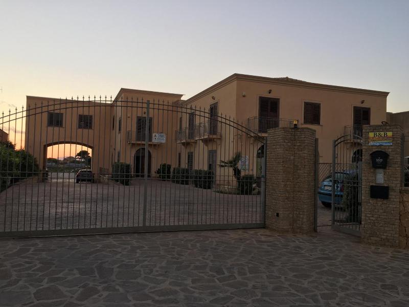 B&B Tramonti d'aMare image
