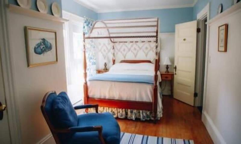 The Belmont Inn image