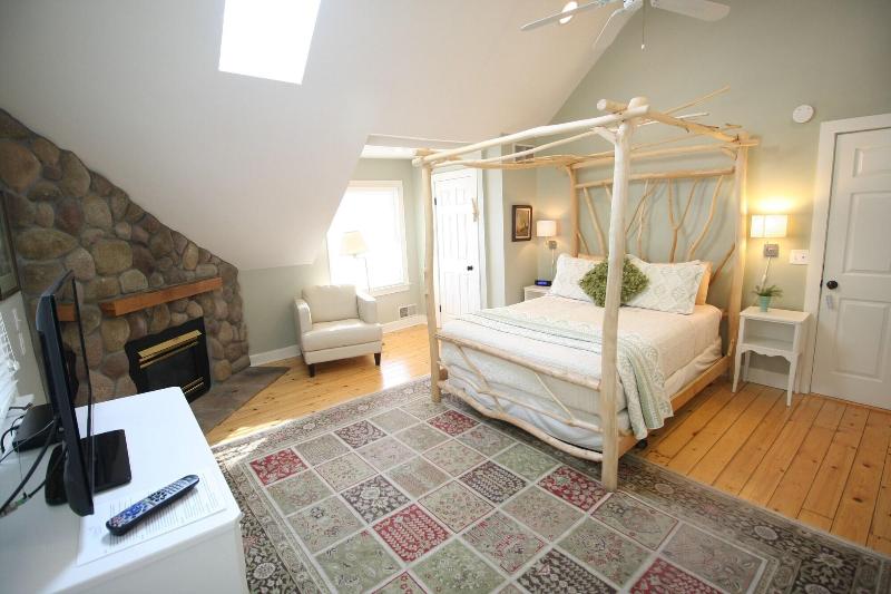 Goldberry Woods Bed & Breakfast-MicroFarm-Cottages image