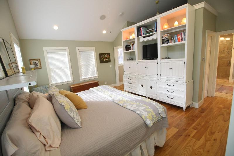 Goldberry Woods Bed & Breakfast-MicroFarm-Cottages image