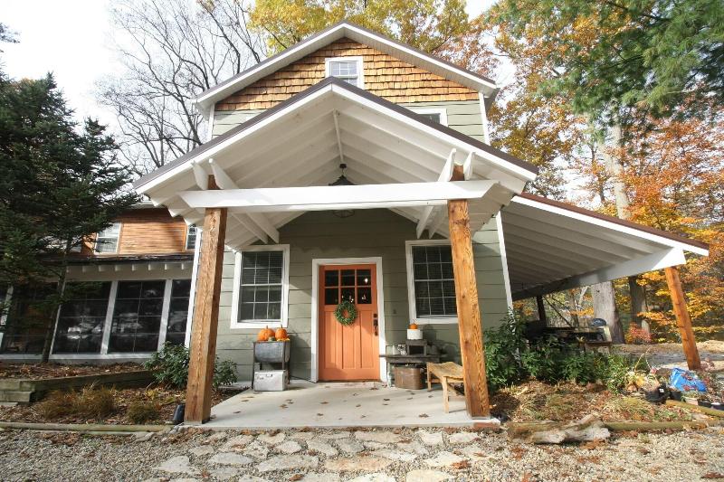 Goldberry Woods Bed & Breakfast-MicroFarm-Cottages image