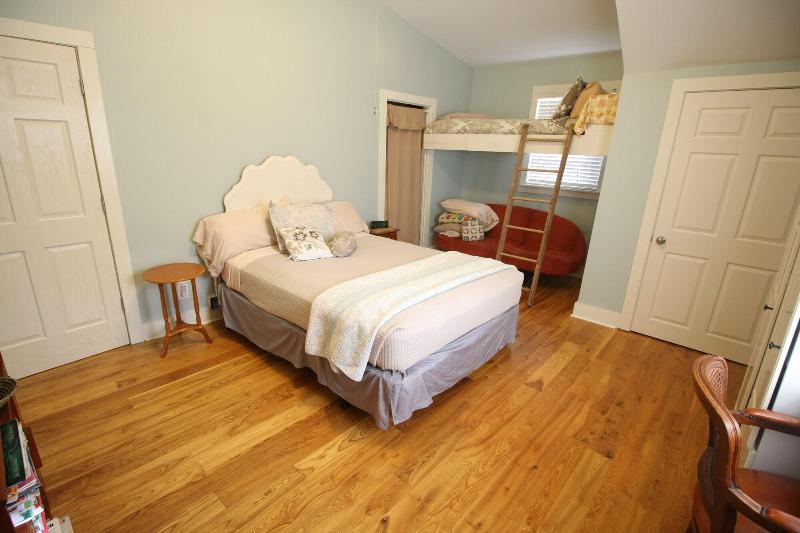 Goldberry Woods Bed & Breakfast-MicroFarm-Cottages image