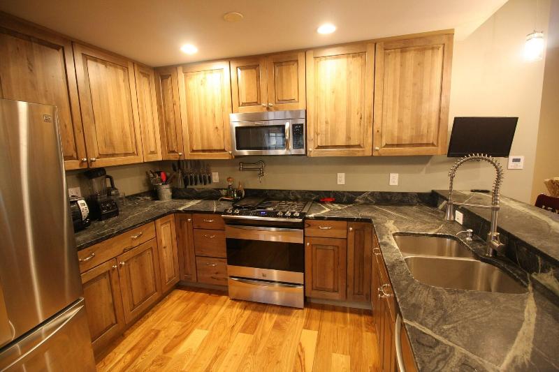 Goldberry Woods Bed & Breakfast-MicroFarm-Cottages image