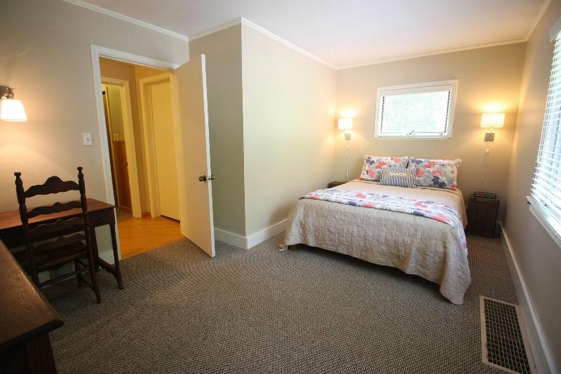 Goldberry Woods Bed & Breakfast-MicroFarm-Cottages image