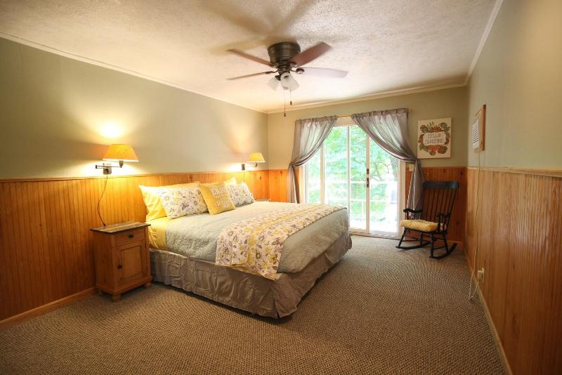 Goldberry Woods Bed & Breakfast-MicroFarm-Cottages image