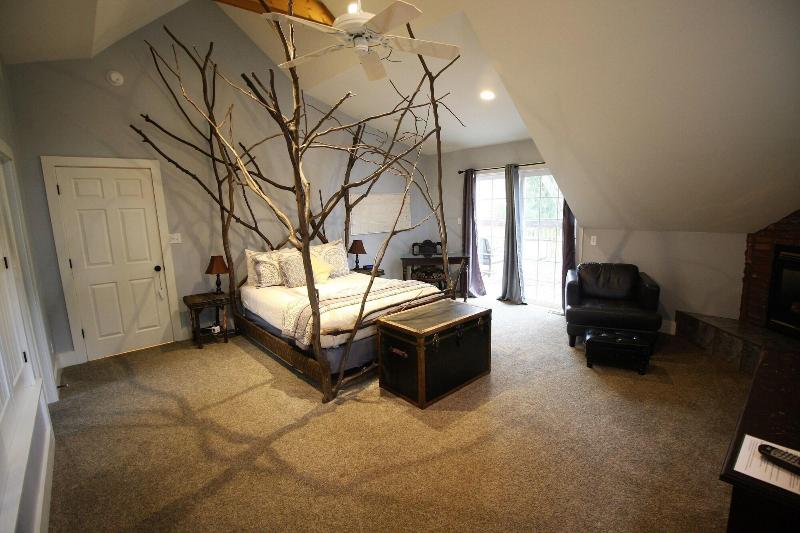 Goldberry Woods Bed & Breakfast-MicroFarm-Cottages image
